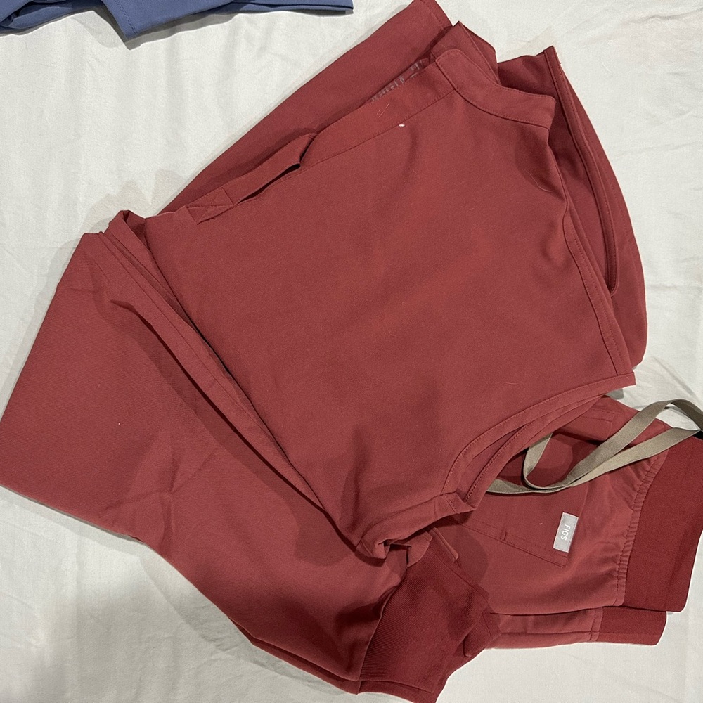 Figs scrubs